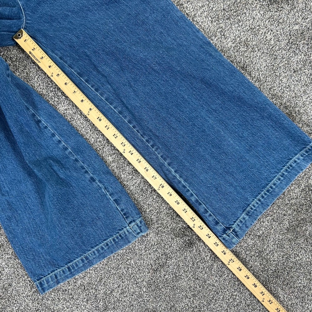 High-Waisted Wide Leg Women’s Jeans in Blue - Picture 9 of 11